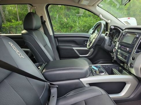 Used 2017 Nissan Titan PRO-4X AWD/4WD image 32