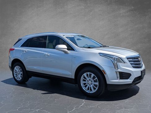 Used 2018 Cadillac XT5 Premium Luxury FWD image 7