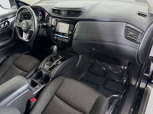 Used 2020 Nissan Rogue SV FWD image 30