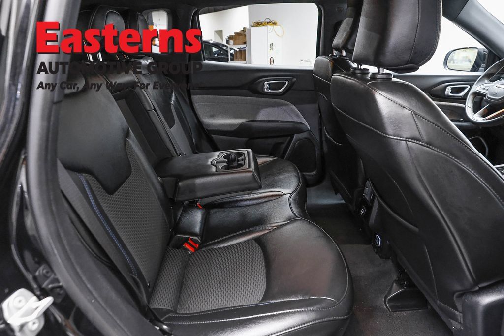 Used 2023 Jeep Compass Latitude AWD/4WD image 22