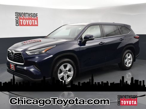 Used 2023 Toyota Highlander L FWD image 1