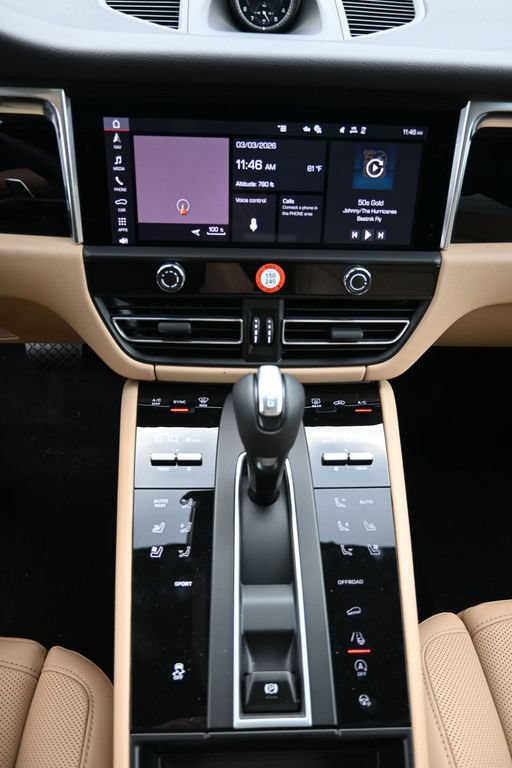 Certified 2026 Porsche Macan AWD/4WD image 16