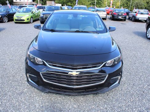 Used 2017 Chevrolet Malibu LT image 3