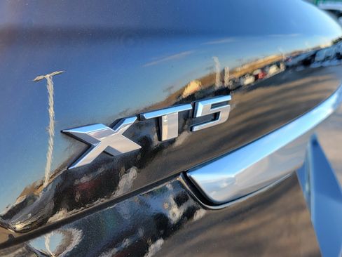 Used 2022 Cadillac XT5 Sportv w/ Technology Package image 6