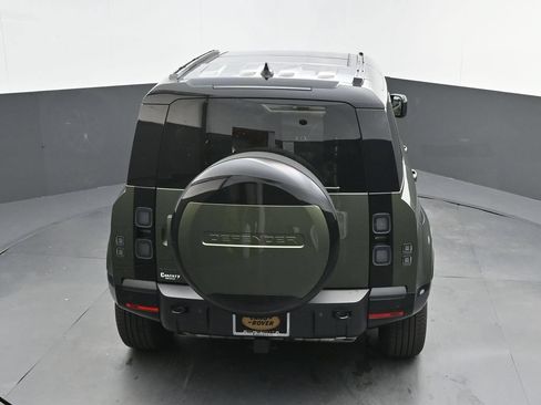 New 2026 Land Rover Defender 110 X-Dynamic SE AWD/4WD image 36