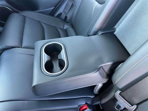 Used 2025 Genesis GV70 2.5T image 11