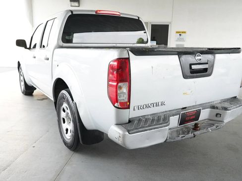 Used 2018 Nissan Frontier S RWD image 8