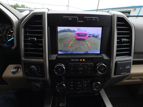 Used 2019 Ford F150 Lariat AWD/4WD image 12