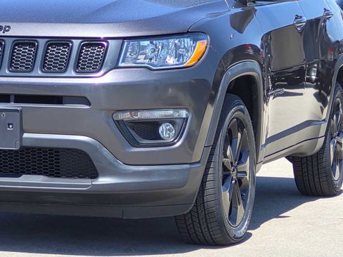 Used 2019 Jeep Compass Latitude AWD/4WD image 10