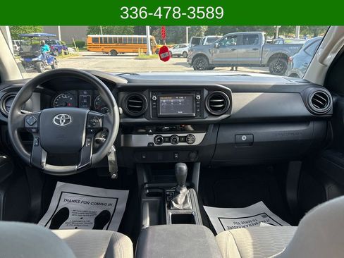 Used 2018 Toyota Tacoma SR image 12