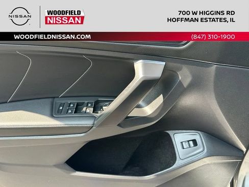 Used 2023 Volkswagen Tiguan SE w/ Panoramic Sunroof Package FWD image 19