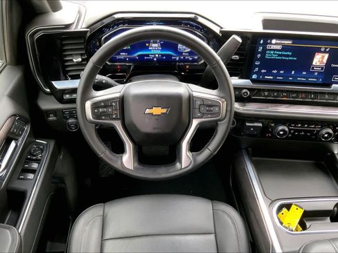 Used 2024 Chevrolet Silverado 3500 LTZ w/ LTZ Premium Package image 5