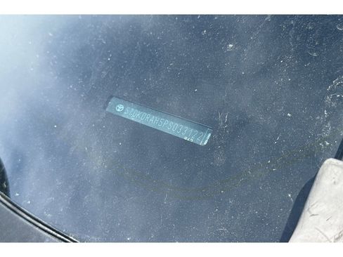 Used 2023 Toyota Highlander XLE image 8