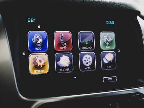 Used 2017 Chevrolet Suburban Premier AWD/4WD image 18