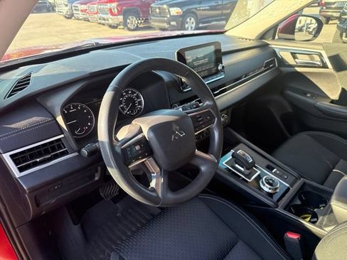 Used 2022 Mitsubishi Outlander ES FWD image 11