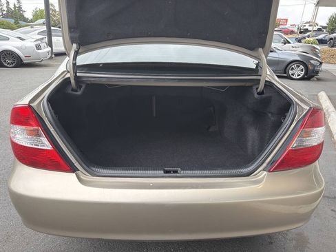 Used 2004 Toyota Camry LE FWD image 6