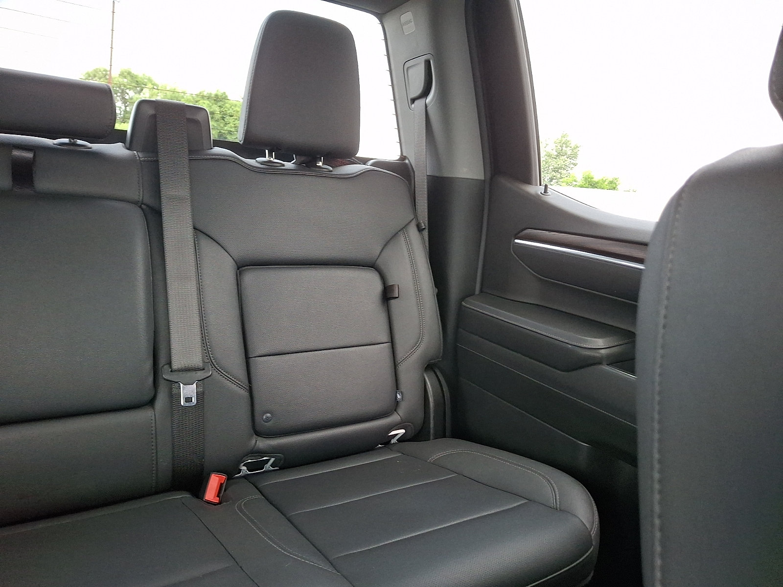 Used 2025 GMC Sierra 1500 SLT AWD/4WD image 16