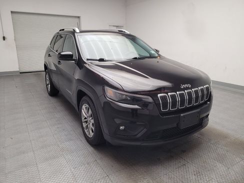 Used 2019 Jeep Cherokee Latitude Plus w/ Comfort/Convenience Group FWD image 13