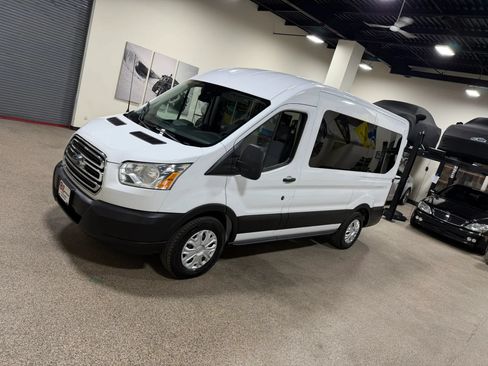 Used 2019 Ford Transit 150 XLT RWD image 9