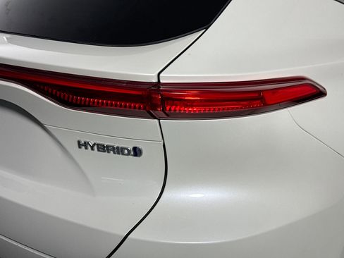 Used 2021 Toyota Venza LE AWD/4WD image 34