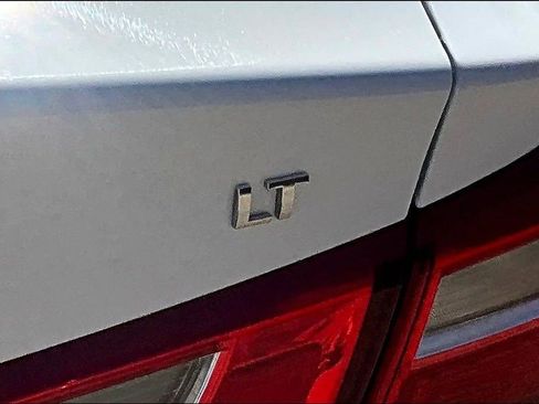 Used 2024 Chevrolet Malibu LT image 22