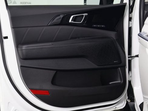 Used 2025 Kia Carnival SX Prestige FWD image 13
