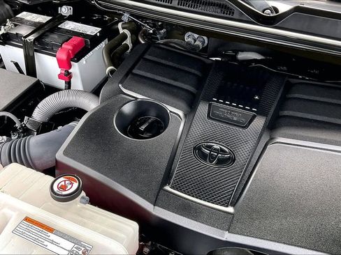 Used 2024 Toyota Tundra SR5 AWD/4WD image 32