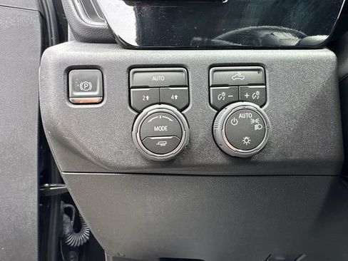 Used 2026 Chevrolet Silverado 1500 LT AWD/4WD image 28
