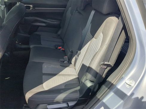 Used 2021 Kia Sorento LX image 18