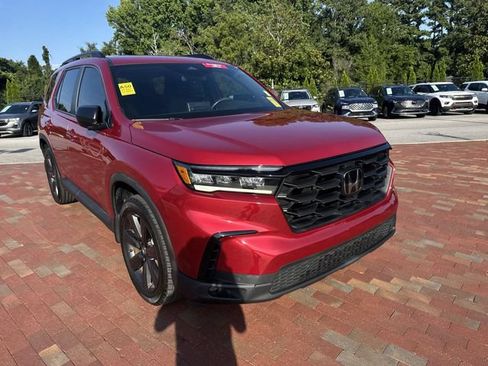 Used 2023 Honda Pilot Sport image 19