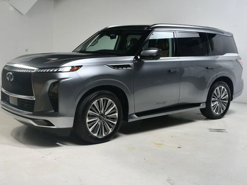 Used 2025 INFINITI QX80 Sensory image 2