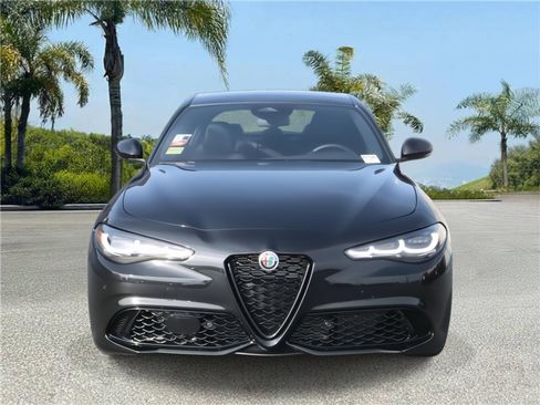 New 2025 Alfa Romeo Giulia w/ Veloce Package Rwd image 3