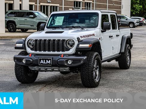 Used 2026 Jeep Gladiator Mojave AWD/4WD image 3