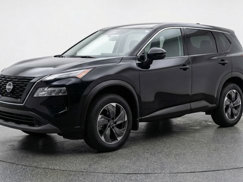 Used 2025 Nissan Rogue SV image 3