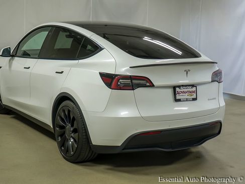 Used 2022 Tesla Model Y Performance image 8