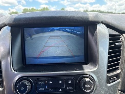 Used 2019 Chevrolet Suburban LT w/ LT Signature Package RWD image 17