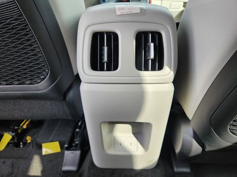 New 2025 Hyundai Tucson Limited image 16