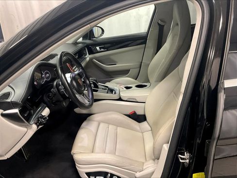 Used 2018 Porsche Panamera 4S image 10