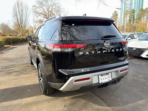 New 2025 Nissan Pathfinder Platinum image 5