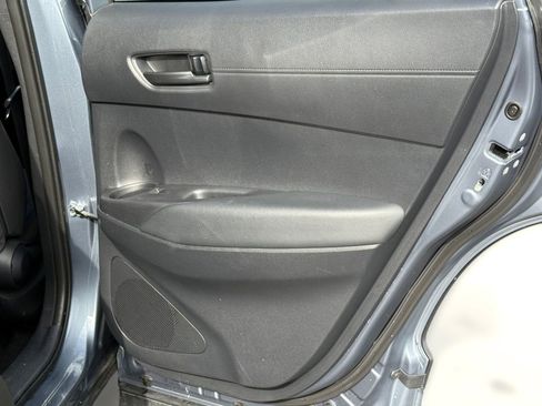 Used 2025 Toyota Corolla Cross LE image 29