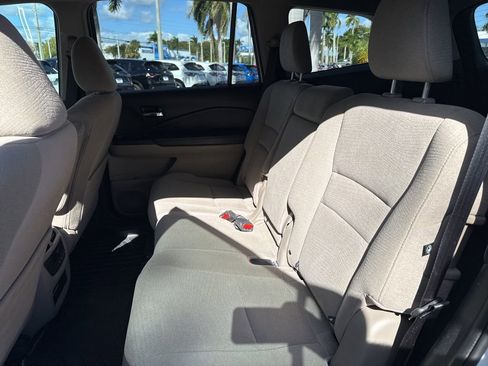 Used 2016 Honda Pilot EX image 18