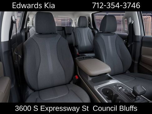 New 2027 Kia Carnival LX FWD image 17