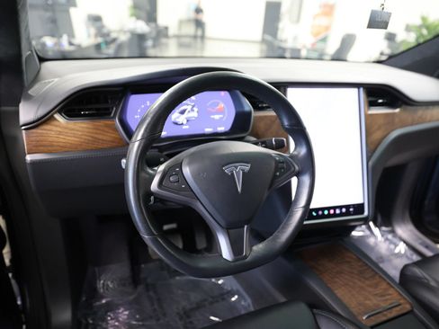 Used 2020 Tesla Model X Long Range AWD/4WD image 23