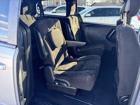 Used 2015 Dodge Grand Caravan SE w/ Quick Order Package 29E SE image 8