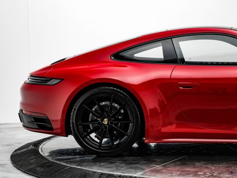 Used 2024 Porsche 911 Carrera w/ Premium Package image 17