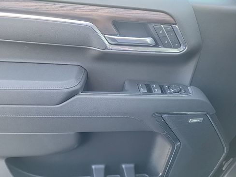 New 2026 GMC Sierra 1500 SLT AWD/4WD image 15
