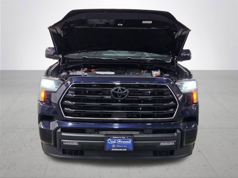 Used 2023 Toyota Sequoia SR5 w/ SR5 Premium Package AWD/4WD image 4