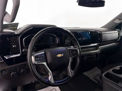 Used 2024 Chevrolet Silverado 2500 LT image 9
