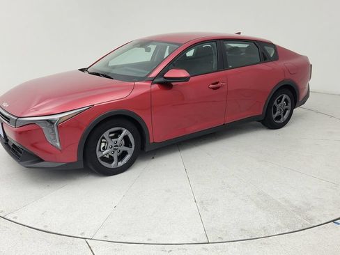 Used 2025 Kia K4 FWD image 3