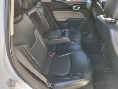 Used 2022 Jeep Compass Limited image 19